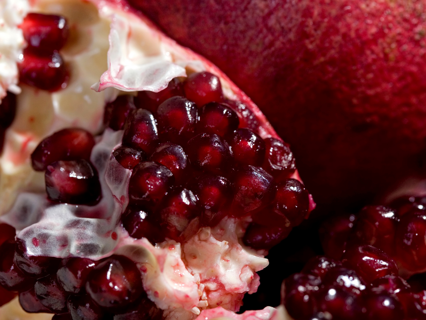 How To Make Pomegranate Powder + Its Many Uses